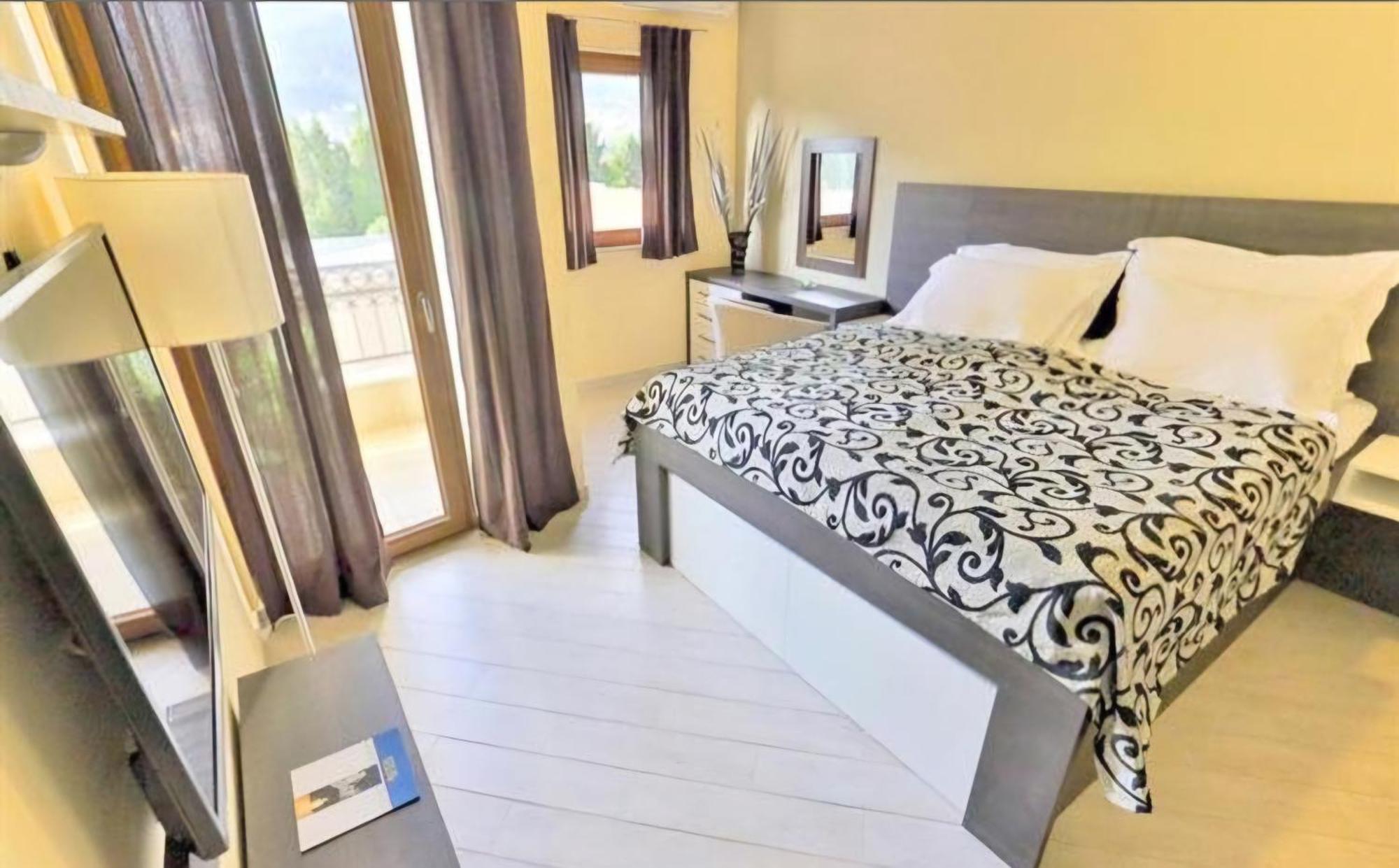 בודווה Lucic Rooms & Suites מראה חיצוני תמונה