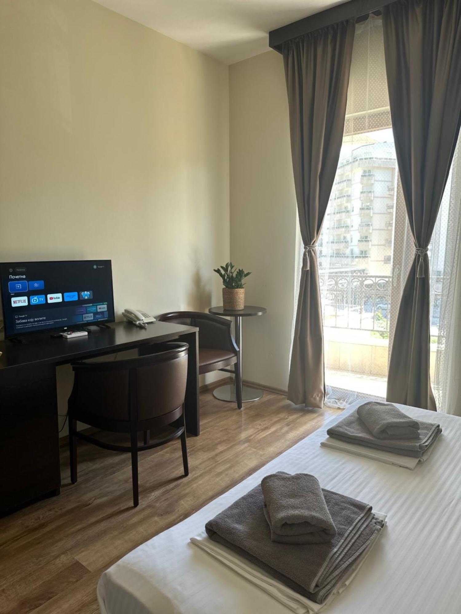 בודווה Lucic Rooms & Suites חדר תמונה