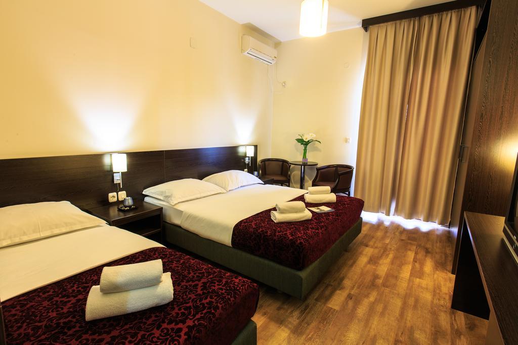 בודווה Lucic Rooms & Suites מראה חיצוני תמונה